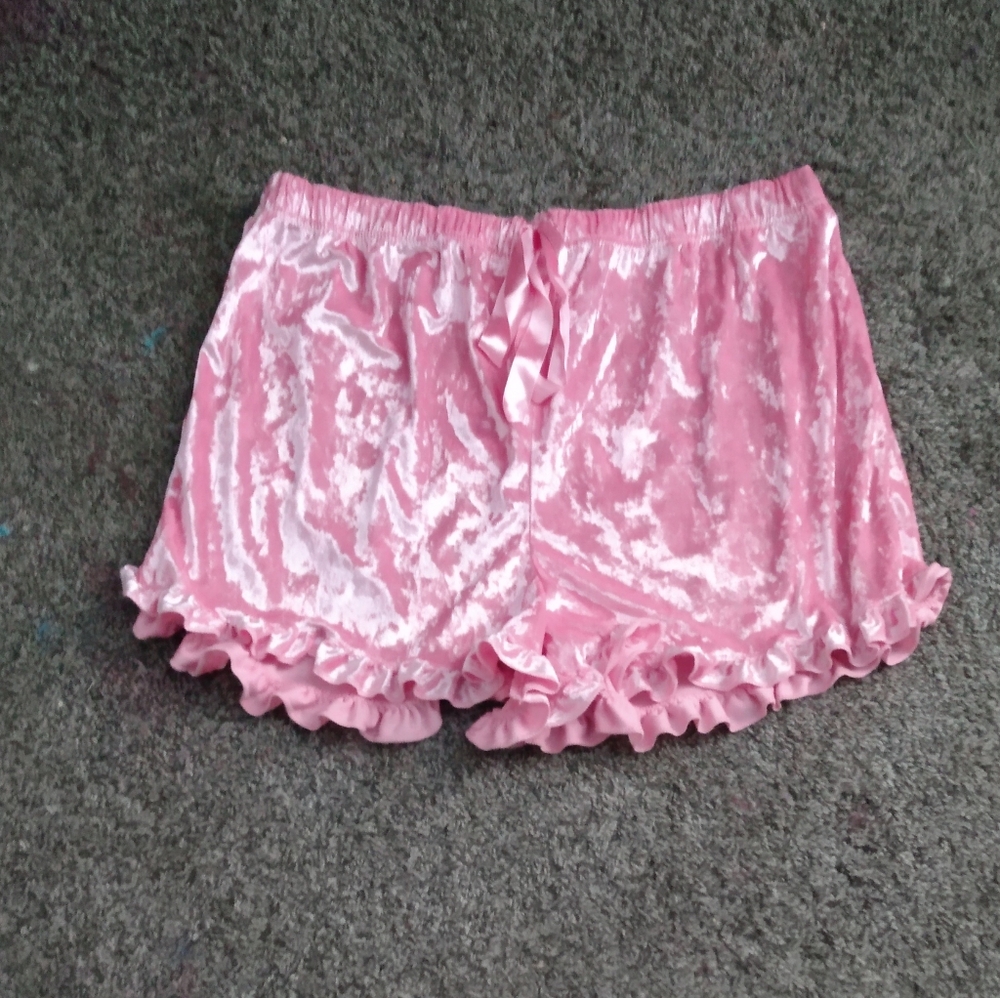 2X pink shorts